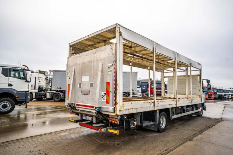 Renault MIDLUM 180 DXI (12 T) - Camion centinato: foto 4 Renault MIDLUM 180 DXI (12 T) - Camion centinato: foto 4