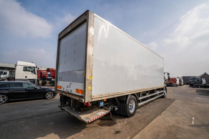 Renault MIDLUM 270 DXI (18t.) - Autocarro furgonato: foto 4 Renault MIDLUM 270 DXI (18t.) - Autocarro furgonato: foto 4