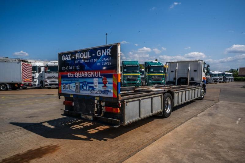 Scania P 270 (19T)- PORTE GAZ /10 PALETTES - Autocarro con pianale/ Cassone fisso: foto 4 Scania P 270 (19T)- PORTE GAZ /10 PALETTES - Autocarro con pianale/ Cassone fisso: foto 4