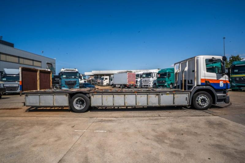 Scania P 270 (19T)- PORTE GAZ /10 PALETTES - Autocarro con pianale/ Cassone fisso: foto 3 Scania P 270 (19T)- PORTE GAZ /10 PALETTES - Autocarro con pianale/ Cassone fisso: foto 3