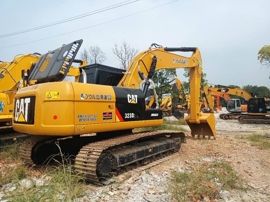 CAT 323D2 - Escavatore cingolato: foto 1 CAT 323D2 - Escavatore cingolato: foto 1