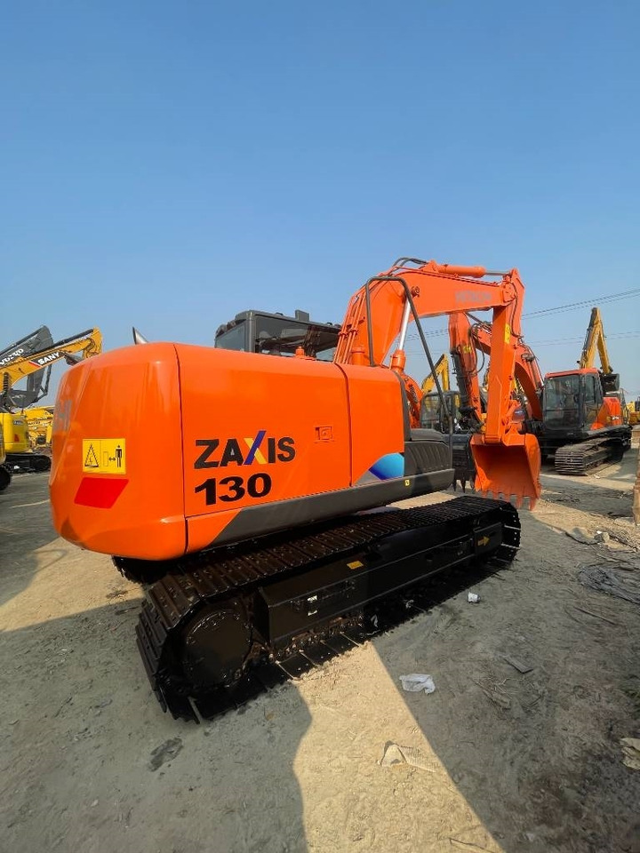 Hitachi ZX 130 - Escavatore cingolato: foto 1 Hitachi ZX 130 - Escavatore cingolato: foto 1