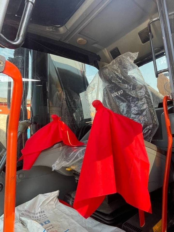 Volvo EC 380 D L - Escavatore cingolato: foto 4 Volvo EC 380 D L - Escavatore cingolato: foto 4