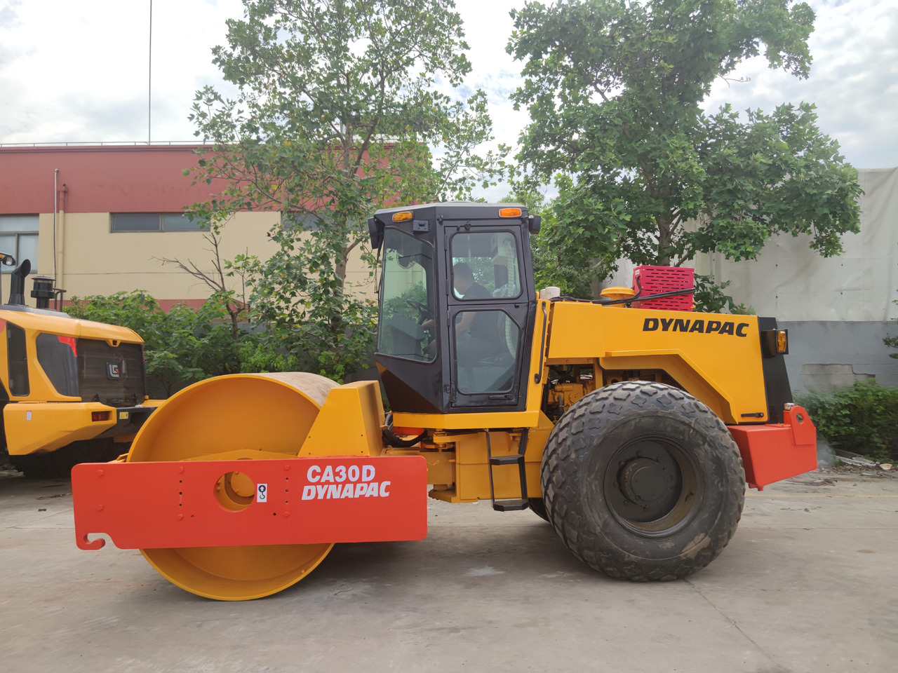 Dynapac CA30D - Rullo compattatore/ Rullo compressore: foto 4 Dynapac CA30D - Rullo compattatore/ Rullo compressore: foto 4