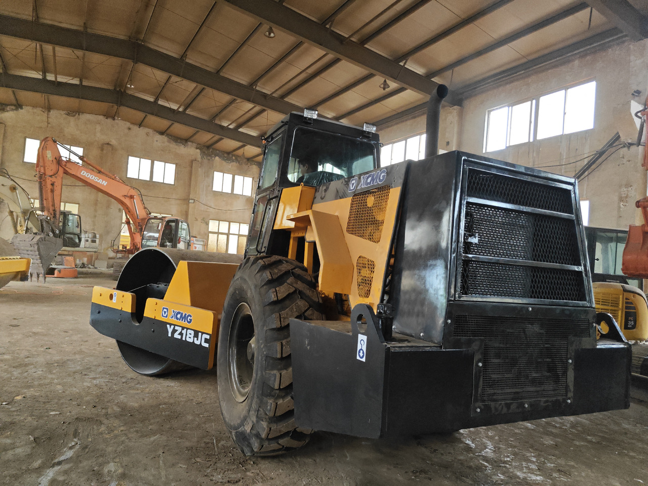 XCMG YZ18JC - Rullo compattatore/ Rullo compressore: foto 2 XCMG YZ18JC - Rullo compattatore/ Rullo compressore: foto 2