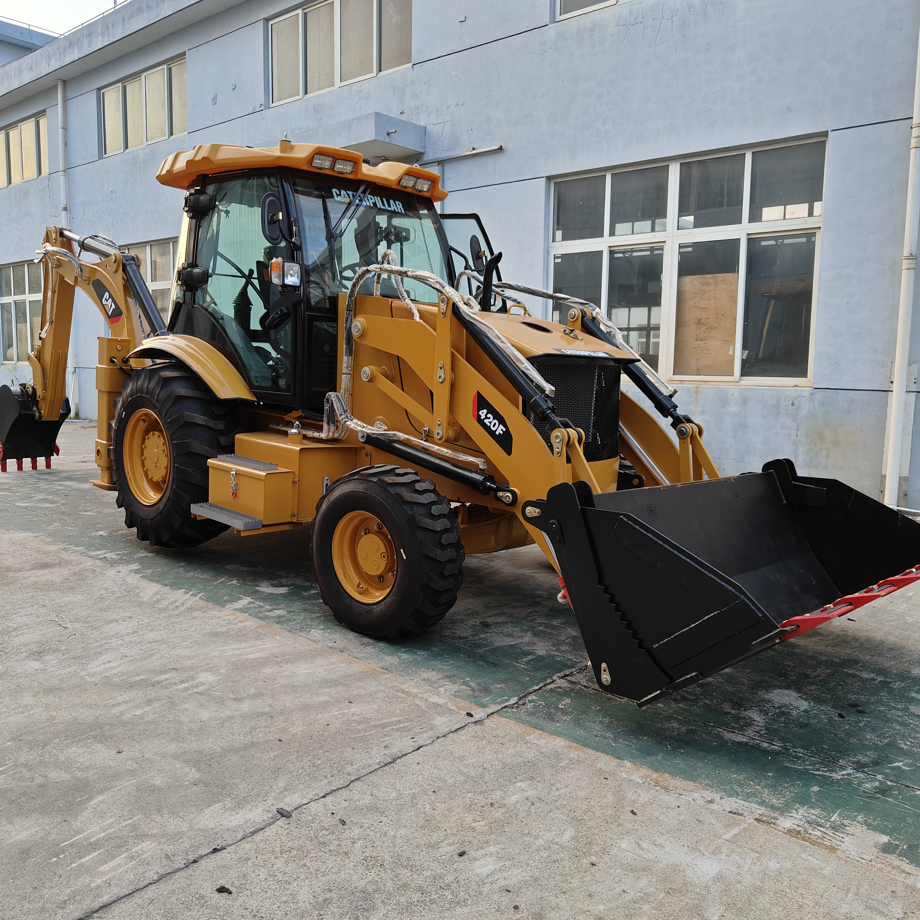 Caterpillar 420F used cat loader - Terna: foto 5 Caterpillar 420F used cat loader - Terna: foto 5