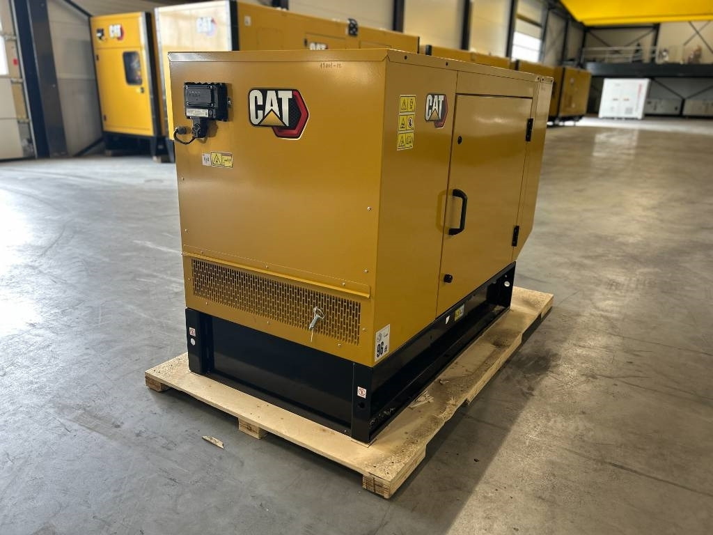 CAT DE13.5E3 - 13.5 kVA Generator - DPX-18001 - Gruppo elettrogeno: foto 4 CAT DE13.5E3 - 13.5 kVA Generator - DPX-18001 - Gruppo elettrogeno: foto 4