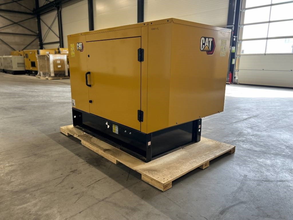 CAT DE13.5E3 - 13.5 kVA Generator - DPX-18001 - Gruppo elettrogeno: foto 3 CAT DE13.5E3 - 13.5 kVA Generator - DPX-18001 - Gruppo elettrogeno: foto 3