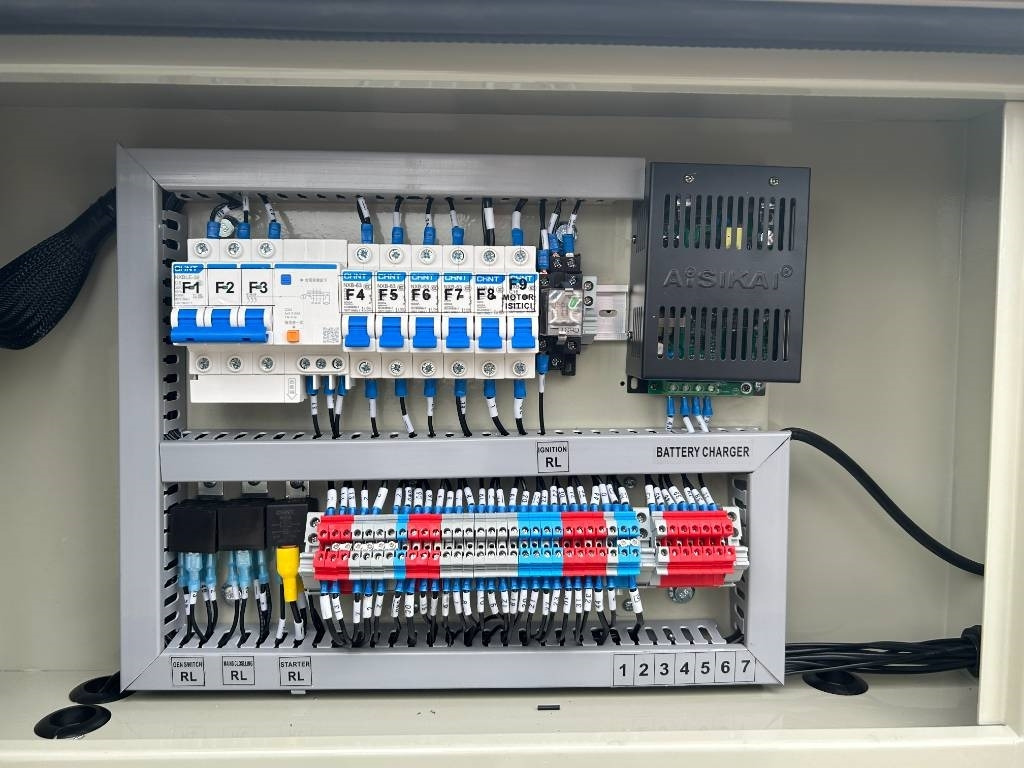 Gruppo elettrogeno nuovo Iveco NEF67TM7 - 220 kVA Generator - DPX-19794: foto 11