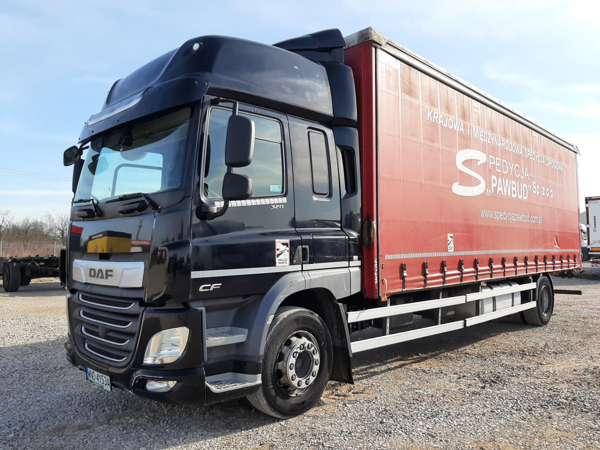 DAF CF 320 FA/ZSP SOLÓWKA - Camion centinato: foto 2 DAF CF 320 FA/ZSP SOLÓWKA - Camion centinato: foto 2