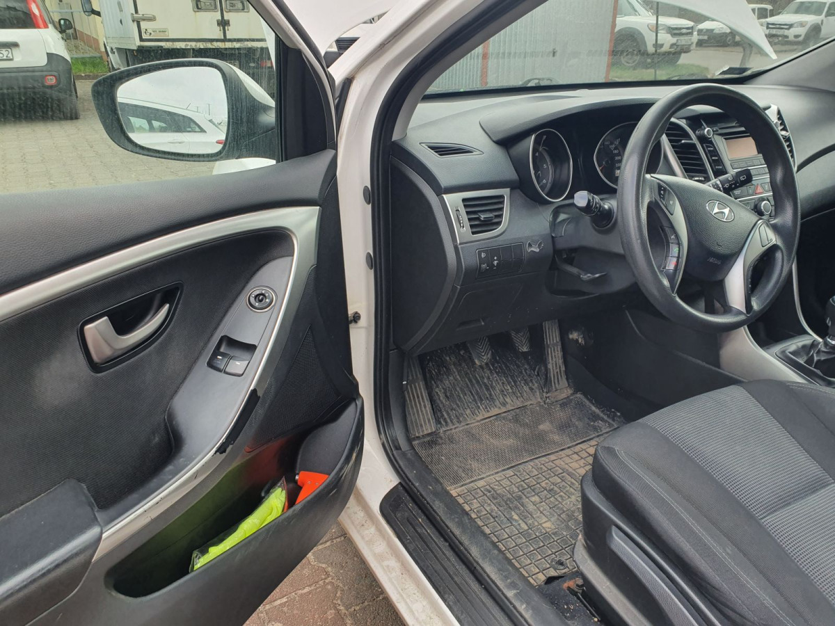 HYUNDAI I30 HATCHBACK - Autovettura: foto 5 HYUNDAI I30 HATCHBACK - Autovettura: foto 5