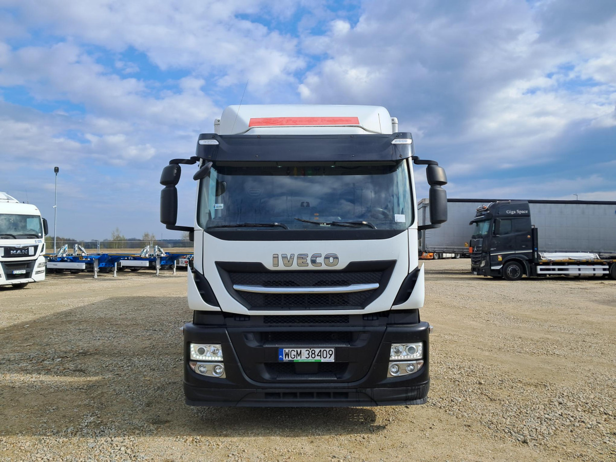 IVECO STRALIS KONTENER Z WINDĄ - Autocarro furgonato: foto 2 IVECO STRALIS KONTENER Z WINDĄ - Autocarro furgonato: foto 2