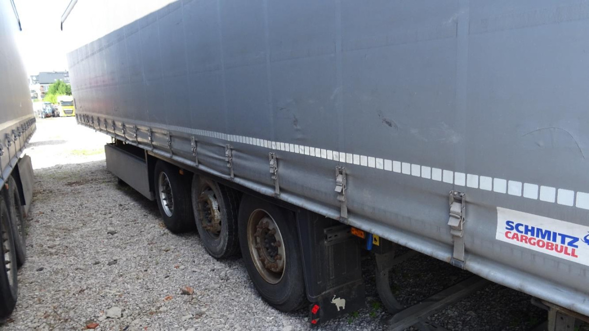 SCHMITZ CARGOBULL FIRANA - Rimorchio centinato: foto 1 SCHMITZ CARGOBULL FIRANA - Rimorchio centinato: foto 1