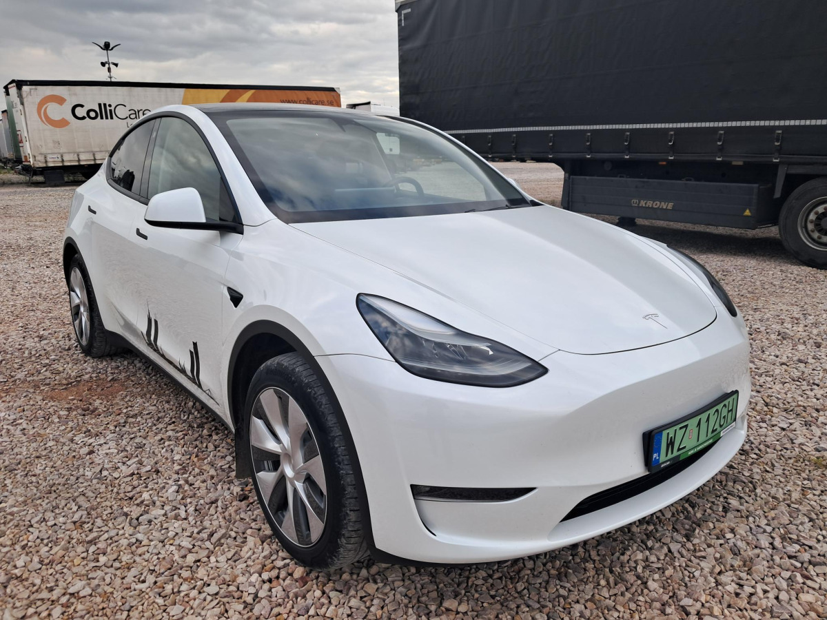 TESLA MODEL Y SUV - SUV/ Fuoristrada: foto 1 TESLA MODEL Y SUV - SUV/ Fuoristrada: foto 1