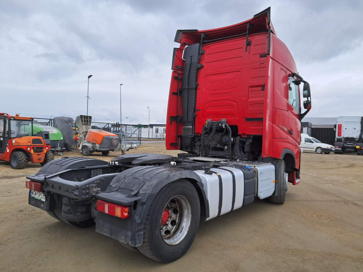 VOLVO FH CIĄGNIK SIODŁOWY - Trattore stradale: foto 5 VOLVO FH CIĄGNIK SIODŁOWY - Trattore stradale: foto 5
