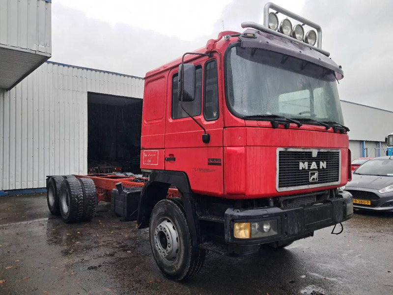 MAN 26-422 , 6x4 , Spring Suspension , ZF Manual Gearbox, Intarder - Autocarro telaio: foto 4 MAN 26-422 , 6x4 , Spring Suspension , ZF Manual Gearbox, Intarder - Autocarro telaio: foto 4