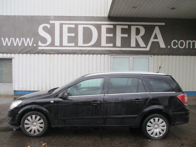 Opel Astra 1.7 CDTI , NOT RUNNING , Navi , Airco , lederen bekleding - Station wagon: foto 2 Opel Astra 1.7 CDTI , NOT RUNNING , Navi , Airco , lederen bekleding - Station wagon: foto 2