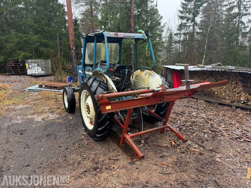 1972 Ford 3000 - Med vedkløyver - Trattore: foto 4 1972 Ford 3000 - Med vedkløyver - Trattore: foto 4