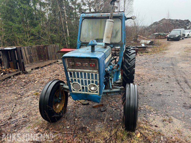 1972 Ford 3000 - Med vedkløyver - Trattore: foto 2 1972 Ford 3000 - Med vedkløyver - Trattore: foto 2