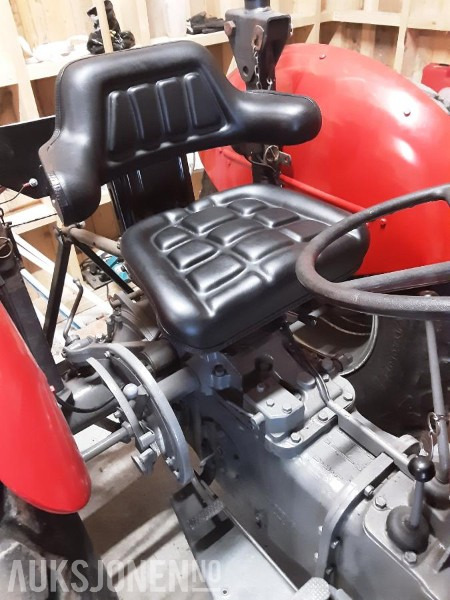 1972 Massey Ferguson 35 - Nyoppusset traktor - Trattore: foto 3 1972 Massey Ferguson 35 - Nyoppusset traktor - Trattore: foto 3