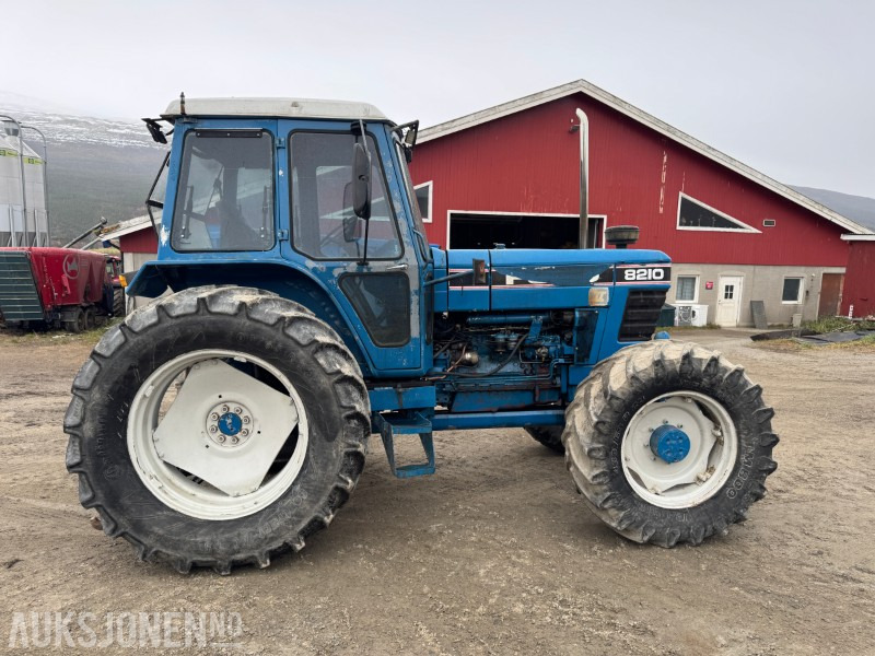 1985 Ford 8210 FWD traktor - Trattore: foto 5 1985 Ford 8210 FWD traktor - Trattore: foto 5