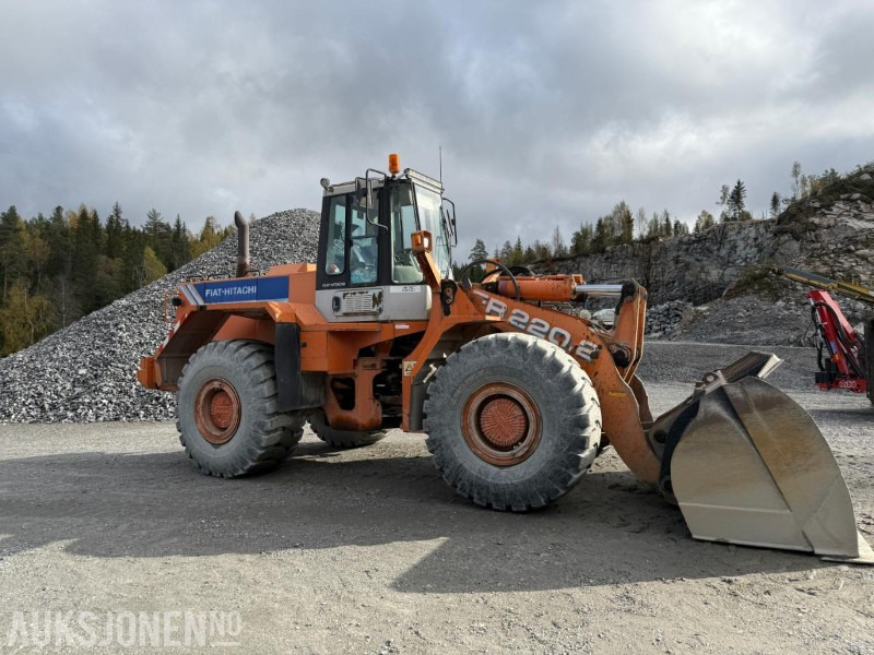 1995 Fiat-Hitachi FR 220.2 - Pala gommata: foto 4 1995 Fiat-Hitachi FR 220.2 - Pala gommata: foto 4