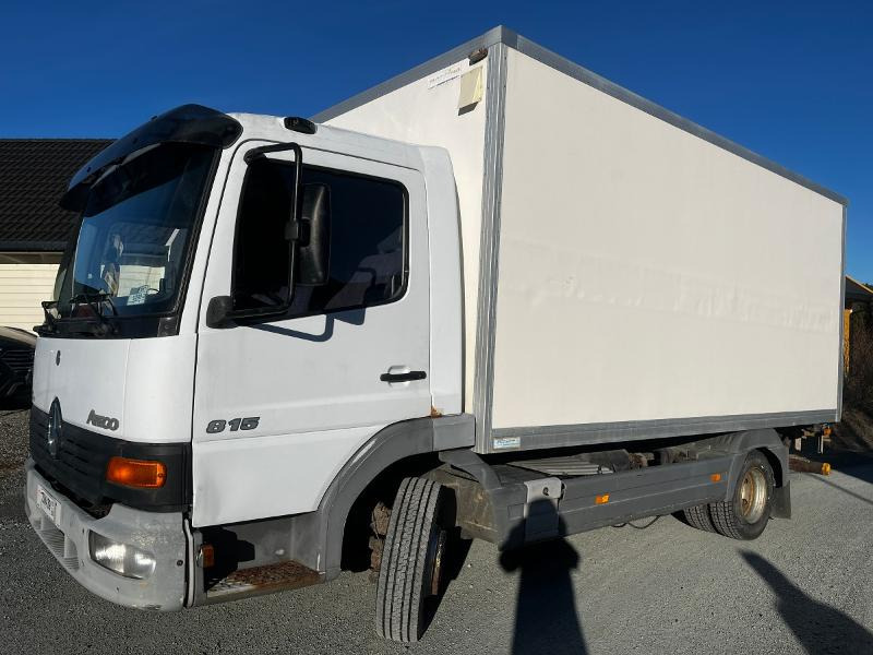 1999 Mercedes-Benz Atego 815 skapbil med lift, 238572 km - Autocarro furgonato: foto 1 1999 Mercedes-Benz Atego 815 skapbil med lift, 238572 km - Autocarro furgonato: foto 1