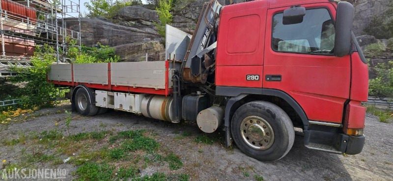 1999 Volvo FM7 42R 4X2 Reparasjonsobjekt Hiab 195-4 - Camion con gru: foto 3 1999 Volvo FM7 42R 4X2 Reparasjonsobjekt Hiab 195-4 - Camion con gru: foto 3