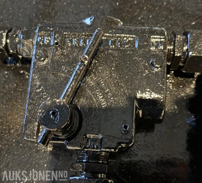 2000 Hymax Hymas Sandspreder skuffe 650 Liter - Attrezzatura da costruzione: foto 2 2000 Hymax Hymas Sandspreder skuffe 650 Liter - Attrezzatura da costruzione: foto 2