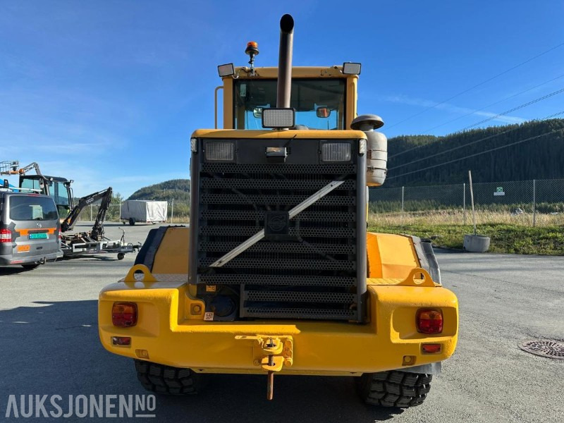 2000 Volvo L70D hjullaster – Pallegafler – Skuffe – Godkjent årskontroll - Pala gommata: foto 4 2000 Volvo L70D hjullaster – Pallegafler – Skuffe – Godkjent årskontroll - Pala gommata: foto 4