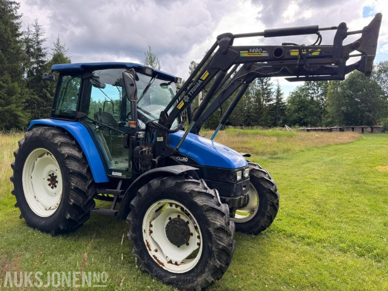 2001 New Holland TL80 traktor med laster. - Trattore: foto 3 2001 New Holland TL80 traktor med laster. - Trattore: foto 3