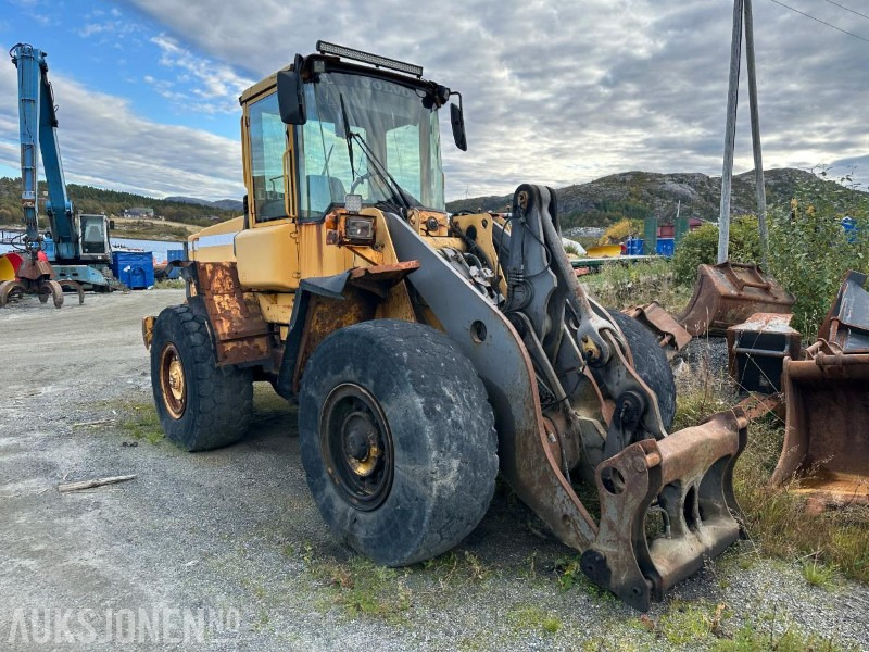 2002 Volvo L90D hjullaster – 17 tonn // Helgummihjul // Sentralsmøring - Pala gommata: foto 2 2002 Volvo L90D hjullaster – 17 tonn // Helgummihjul // Sentralsmøring - Pala gommata: foto 2