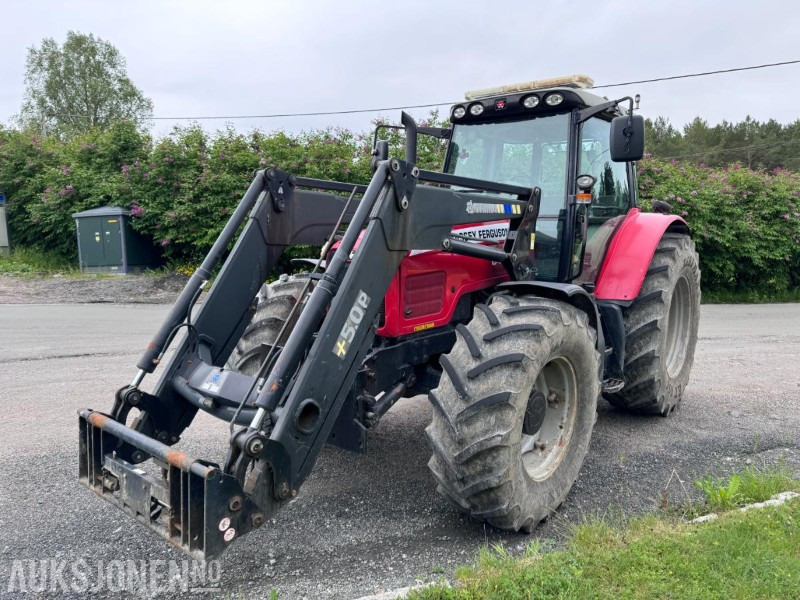 2004 Massey Ferguson 6480 Dynashift - Frontlaster med hydraulisk redskapslås - Fronthydraulikk - 40 km - Fjærende hytte - tredje funksjon - Trattore: foto 1 2004 Massey Ferguson 6480 Dynashift - Frontlaster med hydraulisk redskapslås - Fronthydraulikk - 40 km - Fjærende hytte - tredje funksjon - Trattore: foto 1