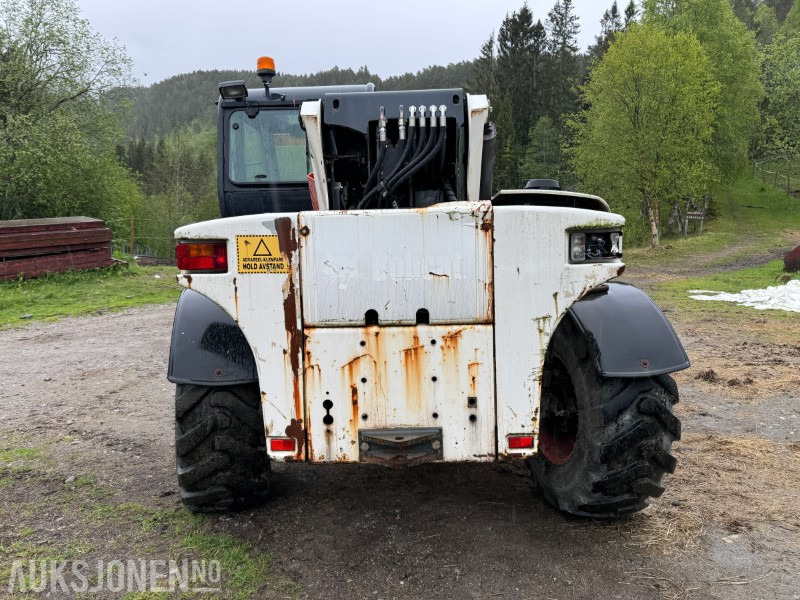 2005 Bobcat T35120SL Teleskoptruck / Teleskoplaster - 4x4x4 - avvatringssylinder - Støttelabber - Hydraulisk redskapslås - Jibb - Skuffe - 2 stk pallegafler - Sollevatore telescopico: foto 5 2005 Bobcat T35120SL Teleskoptruck / Teleskoplaster - 4x4x4 - avvatringssylinder - Støttelabber - Hydraulisk redskapslås - Jibb - Skuffe - 2 stk pallegafler - Sollevatore telescopico: foto 5