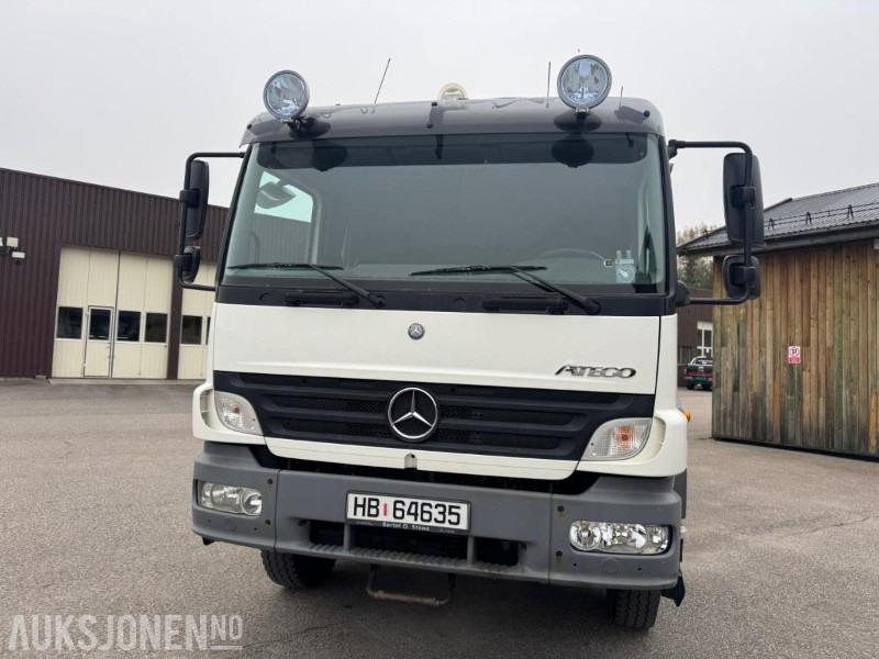 2005 Mercedes-Benz 1225AF/36AT linjebil med kran og masse utstyr - Camion con gru: foto 2 2005 Mercedes-Benz 1225AF/36AT linjebil med kran og masse utstyr - Camion con gru: foto 2