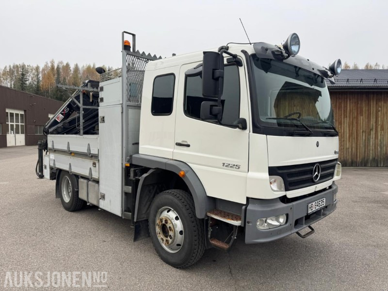 2005 Mercedes-Benz 1225AF/36AT linjebil med kran og masse utstyr - Camion con gru: foto 3 2005 Mercedes-Benz 1225AF/36AT linjebil med kran og masse utstyr - Camion con gru: foto 3
