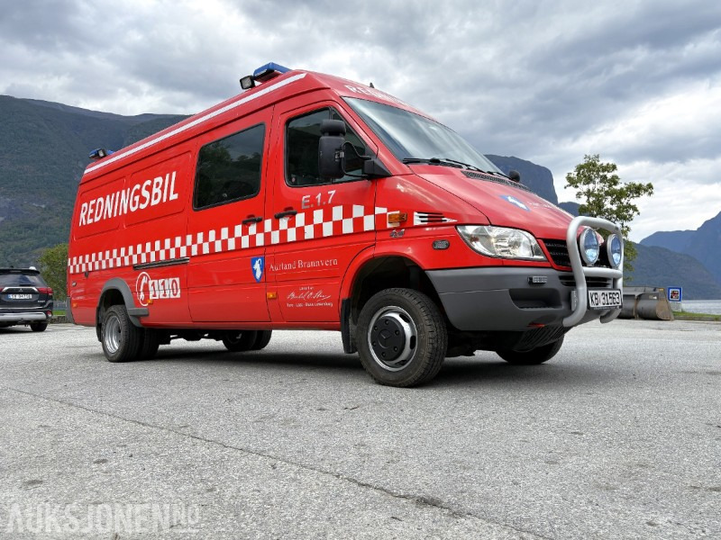 2005 Mercedes-Benz Sprinter 4-motion / 4X4 redningsbil - fullutstyrt - Autopompa: foto 2 2005 Mercedes-Benz Sprinter 4-motion / 4X4 redningsbil - fullutstyrt - Autopompa: foto 2