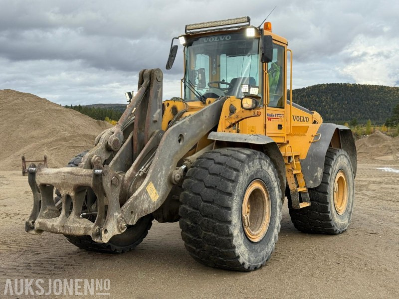 2006 Volvo L120E - Sentralsmøring - 14887 timer - Pala gommata: foto 1 2006 Volvo L120E - Sentralsmøring - 14887 timer - Pala gommata: foto 1