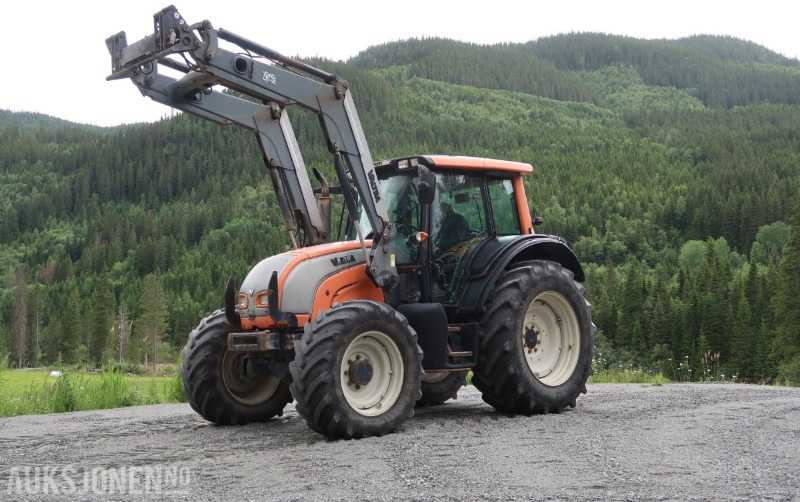 2008 Valtra N141 Twintrac traktor / 9121 timer - Trattore: foto 1 2008 Valtra N141 Twintrac traktor / 9121 timer - Trattore: foto 1