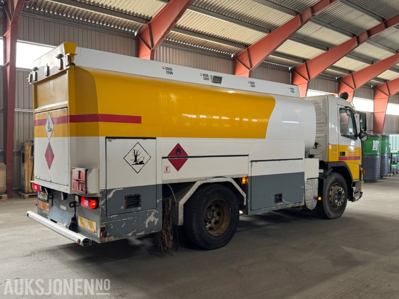 2010 Volvo FM 370 tankbil med 12000 liters tank - Camion cisterna: foto 5 2010 Volvo FM 370 tankbil med 12000 liters tank - Camion cisterna: foto 5