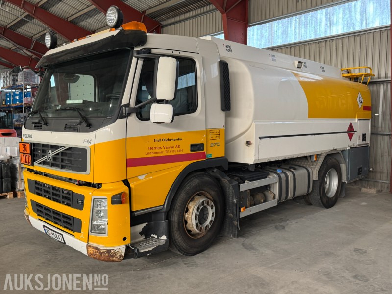 2010 Volvo FM 370 tankbil med 12000 liters tank - Camion cisterna: foto 2 2010 Volvo FM 370 tankbil med 12000 liters tank - Camion cisterna: foto 2