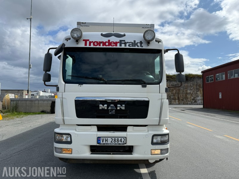2011 MAN TGM 15.290 4X2 skapbil - Full sideåpning - Zepro bakløft - Autocarro furgonato: foto 2 2011 MAN TGM 15.290 4X2 skapbil - Full sideåpning - Zepro bakløft - Autocarro furgonato: foto 2