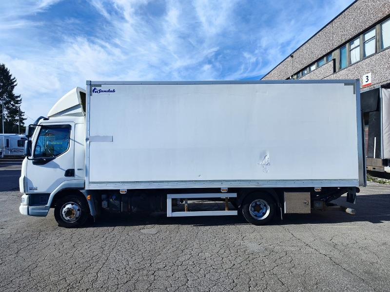 2012 DAF LF 45.180 / Zepro 1500 løftelem / Sidedør på skap - Autocarro furgonato: foto 3 2012 DAF LF 45.180 / Zepro 1500 løftelem / Sidedør på skap - Autocarro furgonato: foto 3