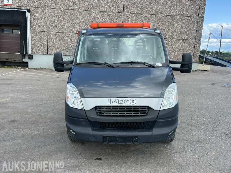 2013 Iveco Daily med plan og Hiab 044D-3HIDOU kran - Camion con gru: foto 2 2013 Iveco Daily med plan og Hiab 044D-3HIDOU kran - Camion con gru: foto 2