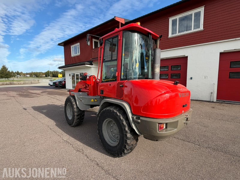 2013 Volvo L30B-Z7X Hjullaster - 6650kg - Ryggekamera - Universalskuff - Pallegafler - Pala gommata: foto 3 2013 Volvo L30B-Z7X Hjullaster - 6650kg - Ryggekamera - Universalskuff - Pallegafler - Pala gommata: foto 3