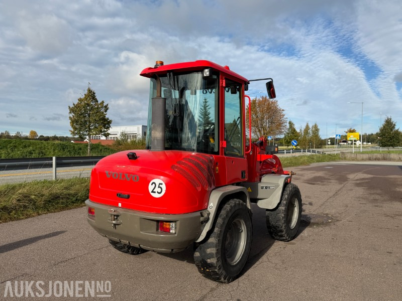 2013 Volvo L30B-Z7X Hjullaster - 6650kg - Ryggekamera - Universalskuff - Pallegafler - Pala gommata: foto 5 2013 Volvo L30B-Z7X Hjullaster - 6650kg - Ryggekamera - Universalskuff - Pallegafler - Pala gommata: foto 5