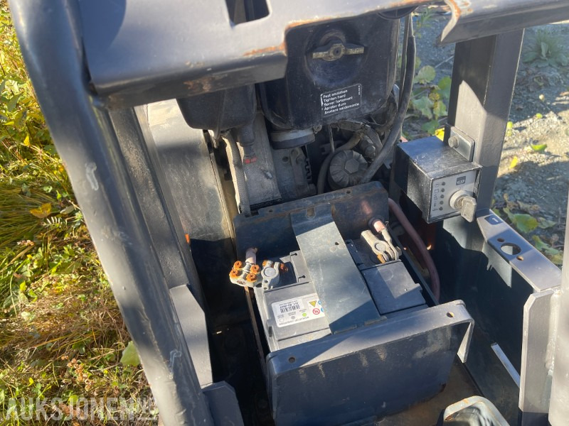 2015 Supra vibroplate - Hoppetusse med Hatz dieselmotor – Reversibel - Rullo: foto 5 2015 Supra vibroplate - Hoppetusse med Hatz dieselmotor – Reversibel - Rullo: foto 5