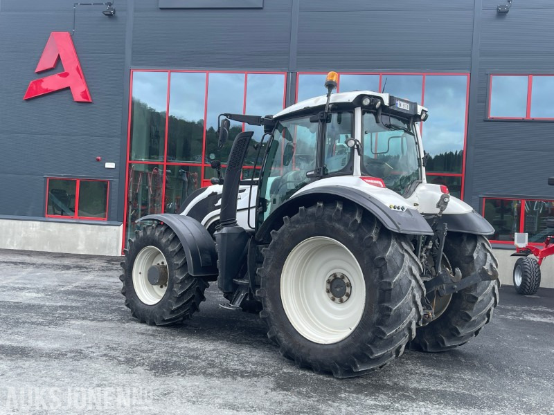 2015 Valtra T214D Versu Direct - Front Hydr. - EU OK 2027 - 50 km/t - Trattore: foto 3 2015 Valtra T214D Versu Direct - Front Hydr. - EU OK 2027 - 50 km/t - Trattore: foto 3