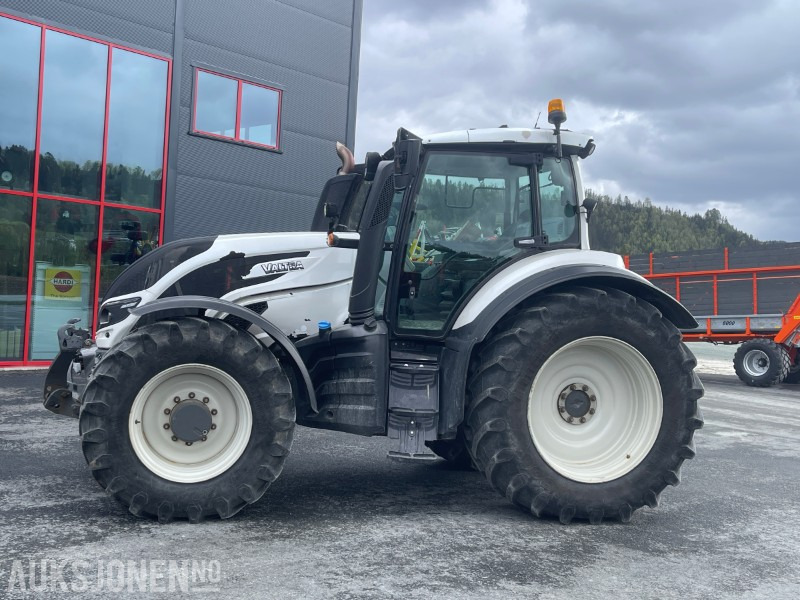 2015 Valtra T214D Versu Direct - Front Hydr. - EU OK 2027 - 50 km/t - Trattore: foto 2 2015 Valtra T214D Versu Direct - Front Hydr. - EU OK 2027 - 50 km/t - Trattore: foto 2