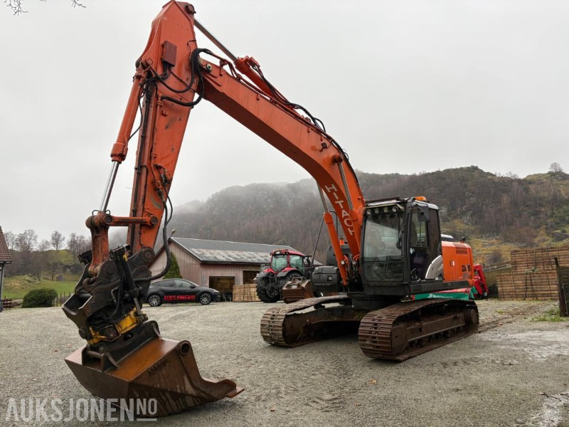 2016 Hitachi ZX210LC-5B med Engcon tiltrotator, planeringsskuffe og Gjerstad graveskuff - Escavatore: foto 2 2016 Hitachi ZX210LC-5B med Engcon tiltrotator, planeringsskuffe og Gjerstad graveskuff - Escavatore: foto 2
